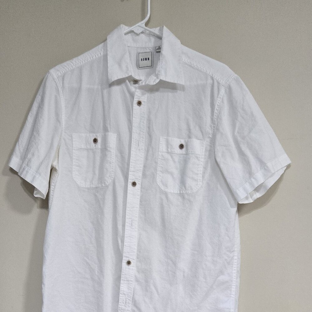 Dillard's ROWM Button-down Short Sleeve Shirt M